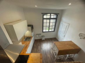 Studio cosy climatisé au coeur du village de Saint Michel l'Observatoire